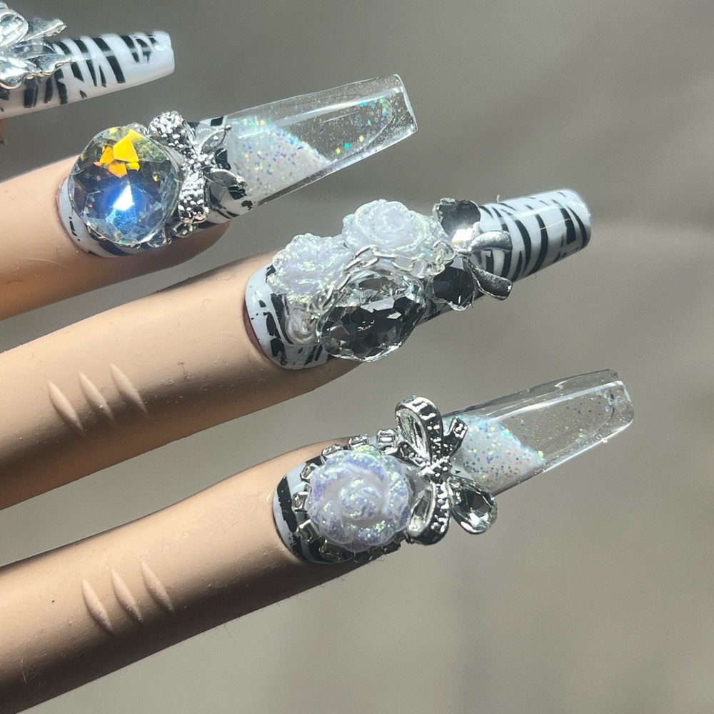 Elegant Silver and White Nail Art Set